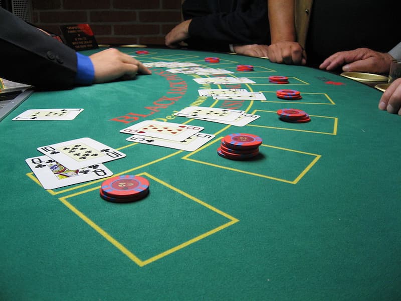 Blackjack Moto88: Cập nhật chi tiết luật chơi, chiến thuật hay 3 ván bài xì dách thực tế
